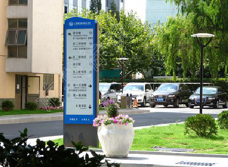 习水哪些因素影响宣传栏的制作？